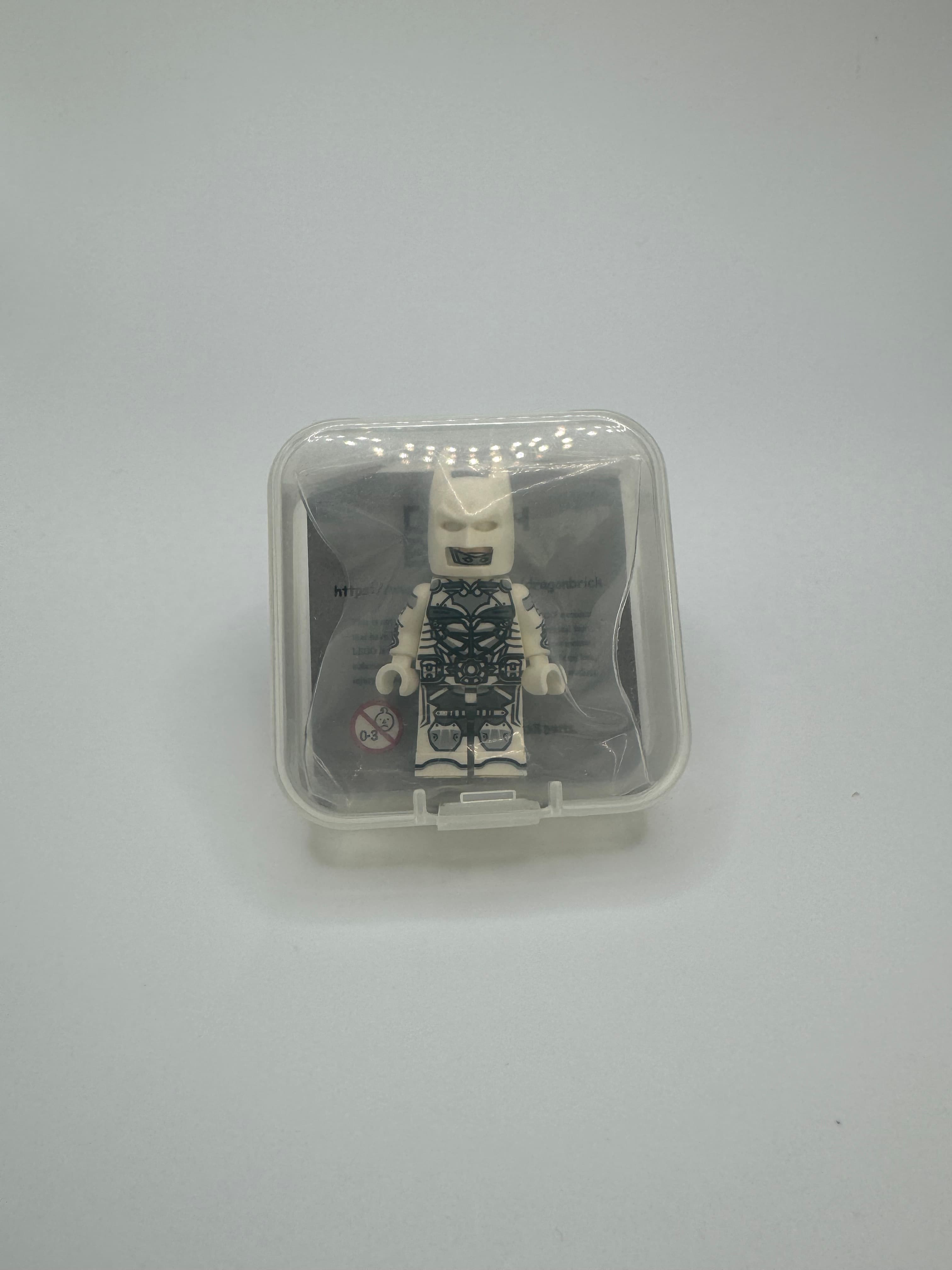 Batman Beyond White Batman (Dragon Brick) photo 2