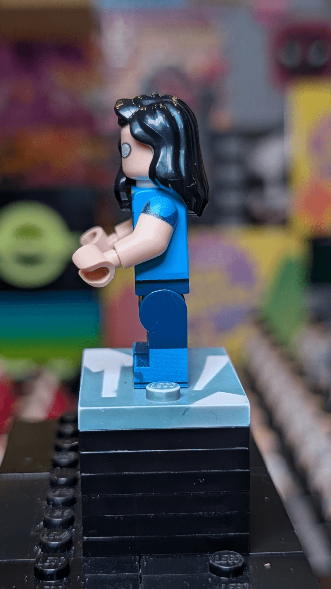 Invincible - Hairvincible (hair over right shoulder) photo 2